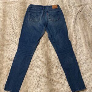 Levi’s 711 skinny jeans